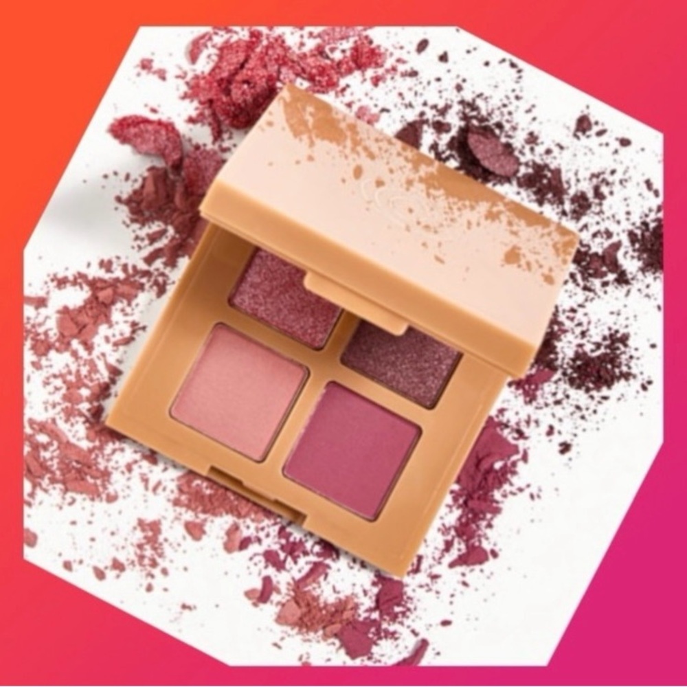 Glamour Eyeshadow Quad - Rich Berry and Rose Hues